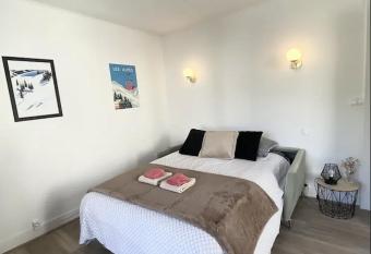 Appartement des Pr  s Riants has Balcony rooms