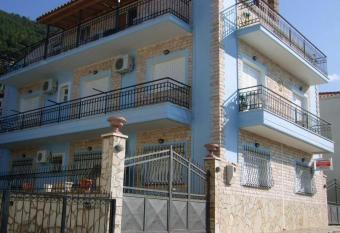 Kristallia Rooms has Balcony rooms