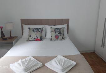 Recanto Praia e Mar Boqueir  o Santos allows 18 year olds to book a room