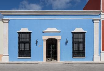 Casa Clorinda allows 18 year olds to book a room