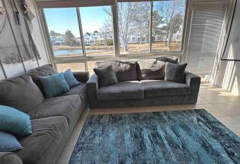 Cozy Lake-house with Movie theater minutes from Ocean City has rooms with a private hot tub