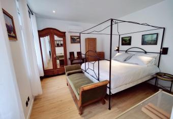 Chambres doubles - Proximit   Lille allows 18 year olds to book a room