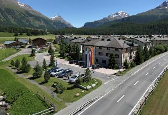 Hotel Saluver allows 18 year olds to book a room