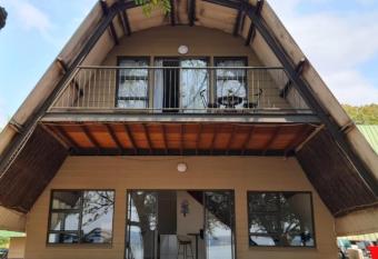 Tshifaro Gardens has Balcony rooms