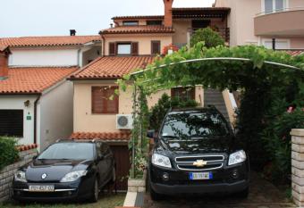 Family Friendly Apartments has Balcony rooms