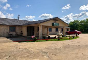 Travelers Inn Wilburton allows 18 year olds to book a room