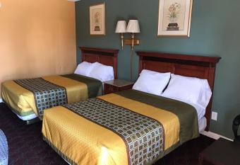 Budget Inn - Roxboro has Smoking rooms