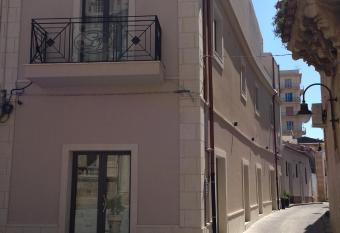 Guest House San Domenico has Balcony rooms