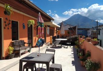 Hospedaje El Viajero Antigua has Balcony rooms