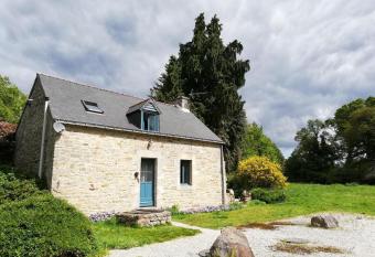 Cristal - G  tes De Kerlividic has Balcony rooms