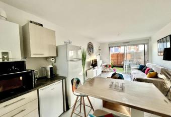 Appartement Cosy avec Patio has Balcony rooms