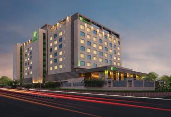 Holiday Inn Jaipur City Centre, an IHG Hotel allows 18 year olds to book a room