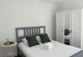 Proche Lausanne: Studio bien   quip   allows 18 year olds to book a room