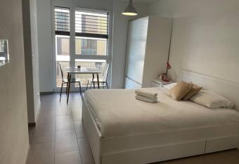 Joli studio confortable ! allows 18 year olds to book a room