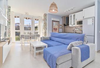 Recreo 10 has Balcony rooms