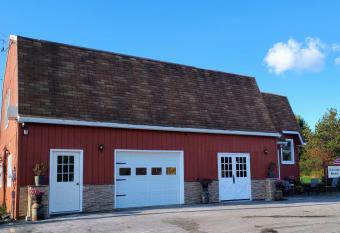 The SIlo Retreat has Balcony rooms