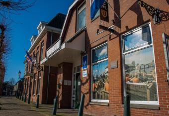 Herberg Oer t Hout allows 18 year olds to book a room