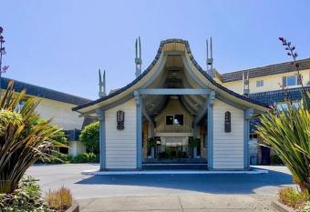 The Polynesian Resort has Balcony rooms