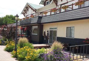 Three Forks Lewis & Clark Motel has Balcony rooms