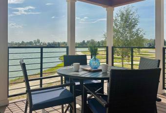 Tiger's Trail RV Resort has Balcony rooms