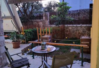 M&M Airport stop Garden apartment has Balcony rooms