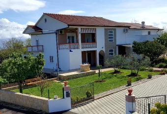 Apartment Tomislav has Balcony rooms
