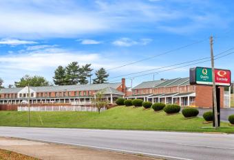 Econo Lodge Waynesboro - Skyline Drive allows 18 year olds to book a room