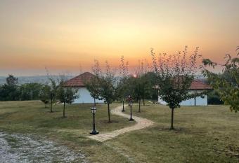 Apartmani Mladenovac has Balcony rooms