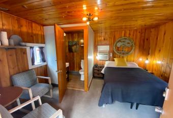 Cabin 8 at Horse Creek Resort has Balcony rooms