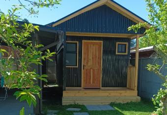 Caba  a Los Pajaritos dos de Frutillar allows 18 year olds to book a room