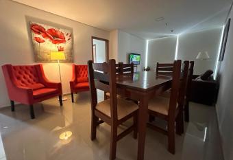 CENTRAL PARK 708 has rooms with a private hot tub