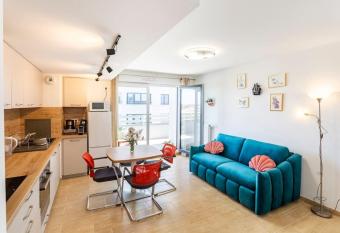 Disney Park view - Peter Pan - 5min walk to RER station A has Balcony rooms