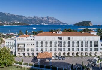 Hotel Budva allows 18 year olds to book a room