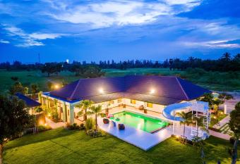 Prime Villa Hua Hin has Balcony rooms