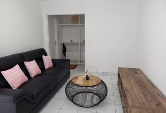 Down town Pointe    Pitre vue mer has Balcony rooms