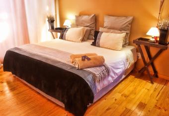 Bergsig Game Farm has rooms with a private hot tub