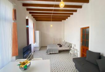 Sweet Home Santa Cruz allows 18 year olds to book a room