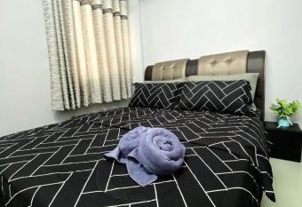 Izdisa Muslim Homestay Teluk Kemang Groundfloor unit with Pool view allows 18 year olds to book a room