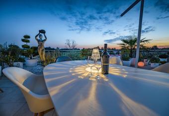 Design meets Style Bodensee mit Homeoffice bis 6 Personen allows 18 year olds to book a room