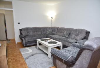 ENA apartman has Balcony rooms