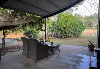 Quiet Rural Retreat allows 18 year olds to book a room