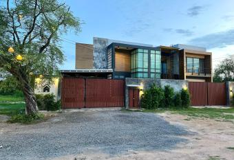 BAN Pool Villa Pattaya has Balcony rooms