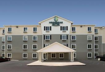 WoodSpring Suites Greenville Simpsonville allows 18 year olds to book a room