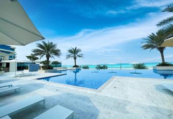 Soul Beach Relaxation! 112MB1 has rooms with a private hot tub