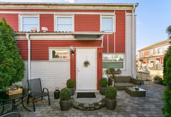 Stort tre plans hus i Vallentuna has Balcony rooms