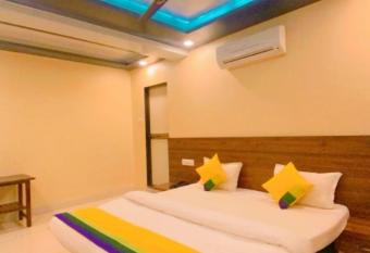 The President House Matheran has Balcony rooms