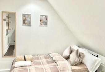 Gundulph house allows 18 year olds to book a room