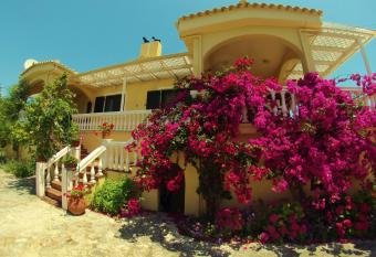 Appartamenti Angelika has Balcony rooms