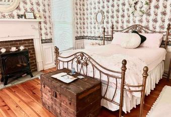 Historic Seaton Springs Farm B&B - M Seaton Queen Room with Private Bath down the hall allows 18 year olds to book a room