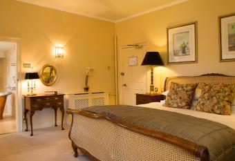 The Priory Hotel has rooms with a private hot tub